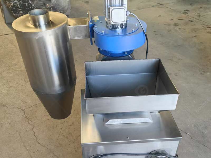 Cocoa bean cracker and winnower for commercial chocolate factories