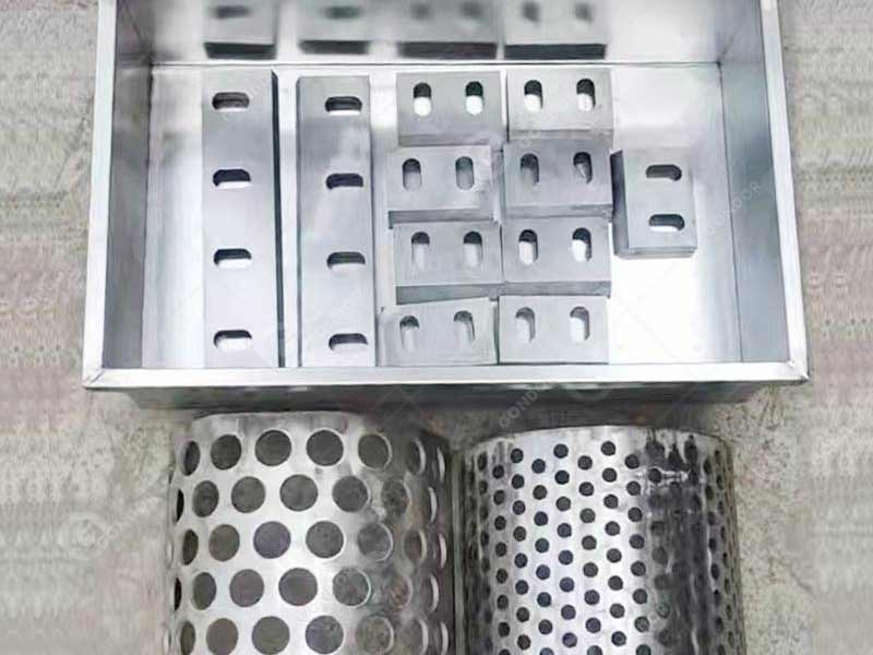 Cocoa powder grinding solution for coffee shops offering custom blends