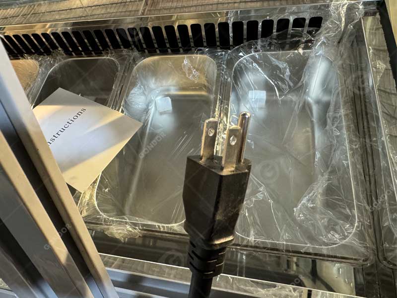 Energy-saving ice cream display cabinet