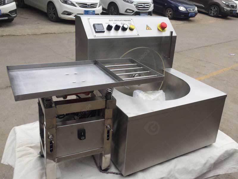 Confectionery-grade chocolate wheel tempering equipment for candy manufacturers