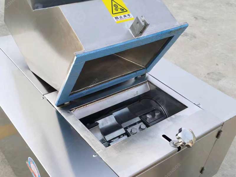 Stainless steel cocoa crusher for food-grade hygiene standards