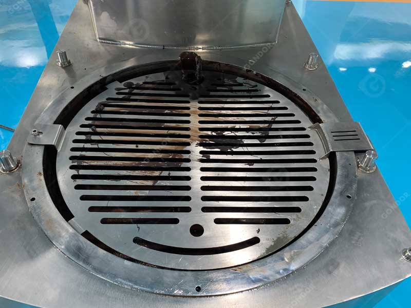 Qatar client testing chocolate machine
