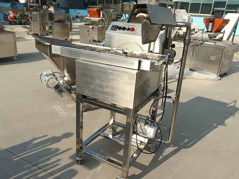 Compact chocolate enrober for small - scale chocolate production