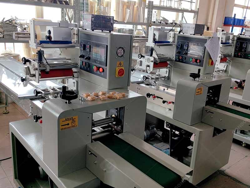 Small - sized chocolate bar packaging machine for small enterprises
