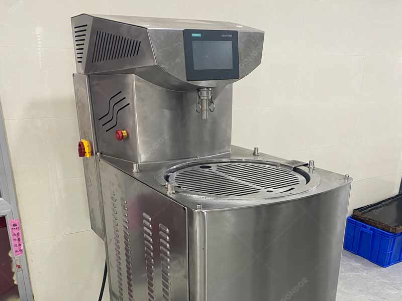 Industrial chocolate tempering machine with precise temperature control