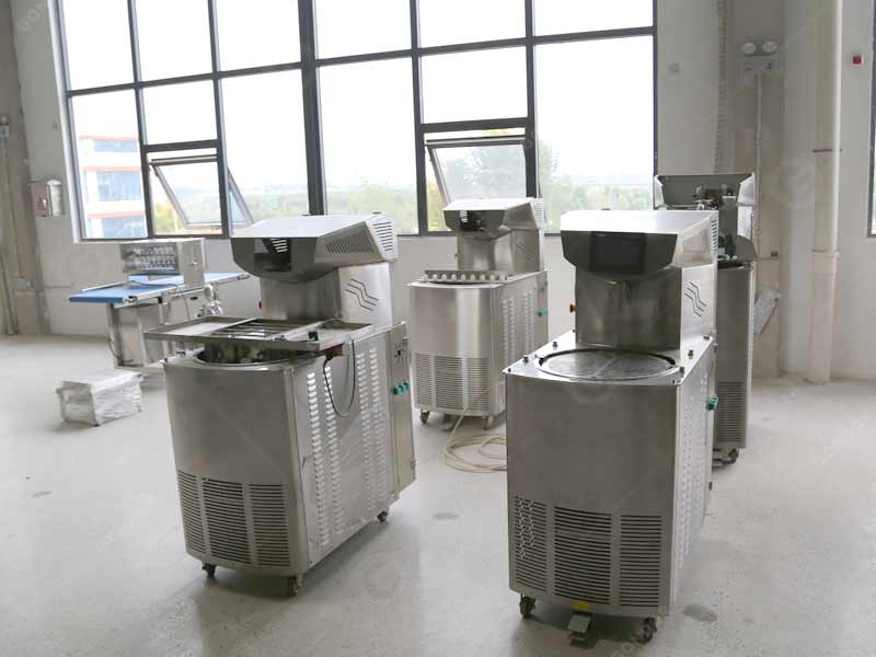 Automatic industrial chocolate tempering machine for large - scale production