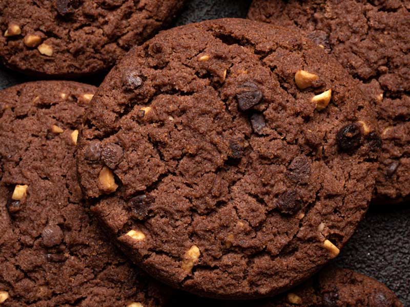 Faire des cookies aux pépites de chocolat avec des mini pépites de chocolat