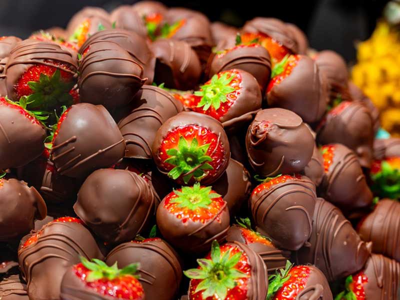 faire des fraises enrobées de chocolat avec un enrobage parfait