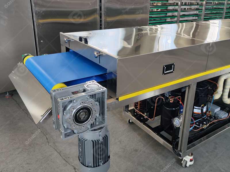cooling tunnel for chocolate bar production